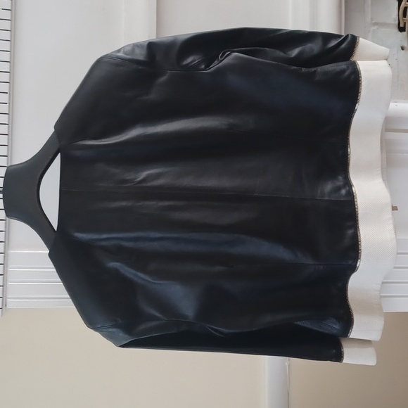 St. John Size 8 Black Leather Jacket with Cream Perforated Leather Trim - Picture 3 of 4